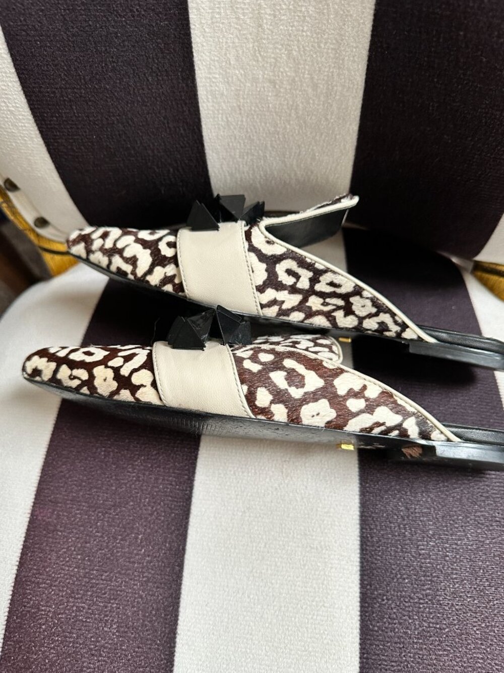 Kat Maconie Issa Black White Calf Hair Pointed Toe Mules Sz 7 - Picture 9 of 11